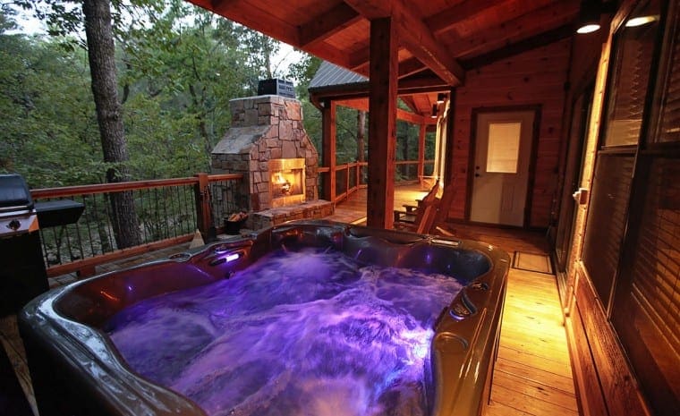 Hot Tub, Woodburning Fireplace, Privacy Screens