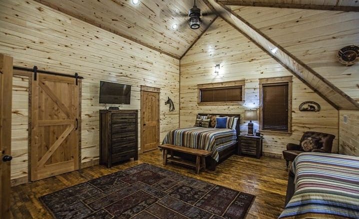 bedroom #3 with 2 Queen beds