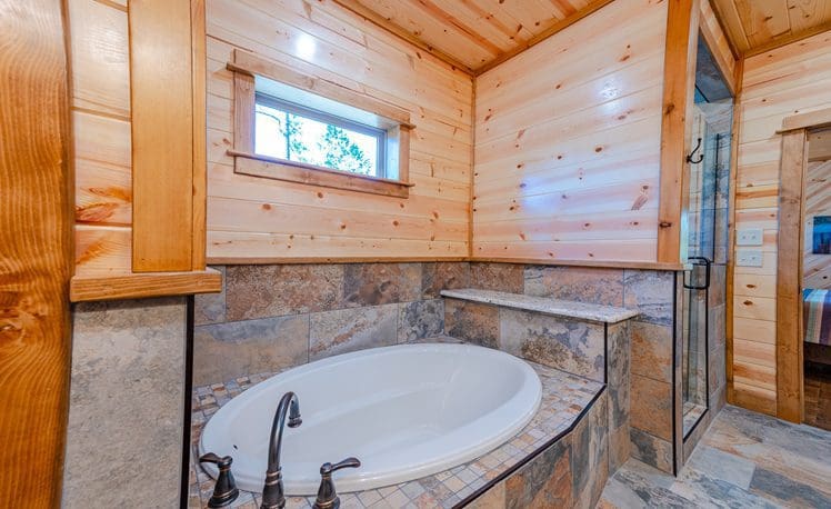 Song Bird Cabin Master Bath Large Soaking Tub