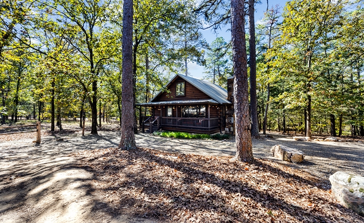 Outdoor picture of Peace on Earth Cabin