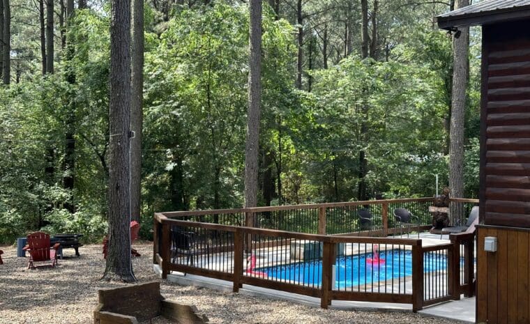 view of privacy of swimming pool