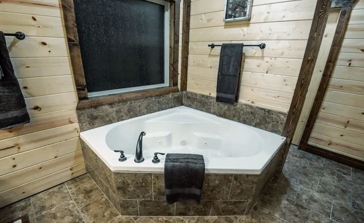 whirlpool bathtub