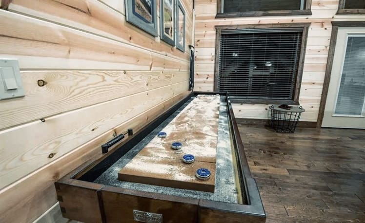 Shuffleboard table