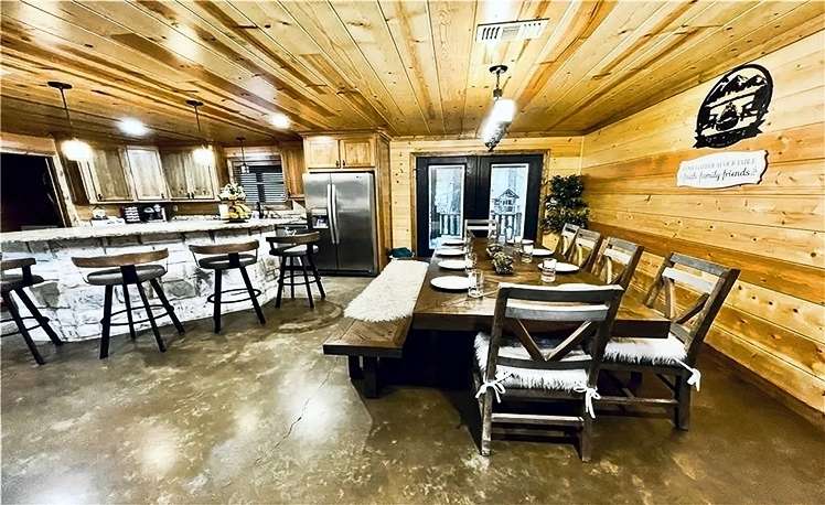 THL DINING AREA