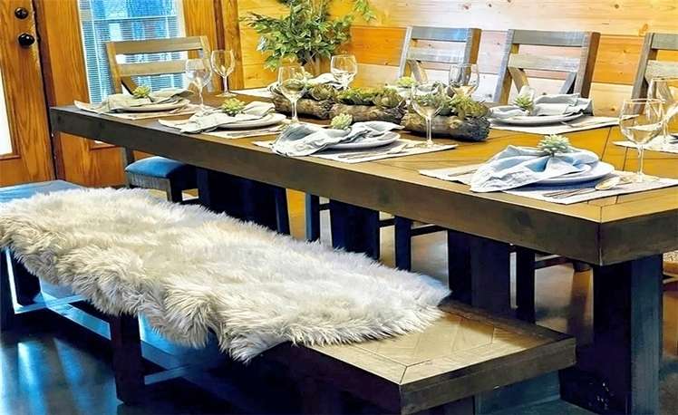 THL DINING TABLE