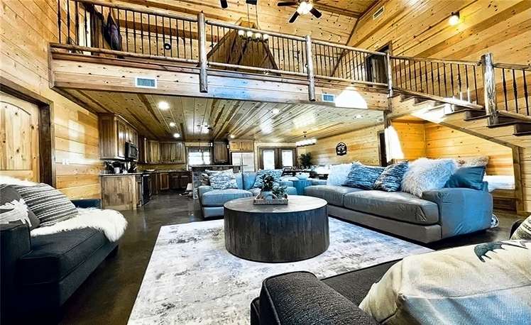 THL GREAT ROOM