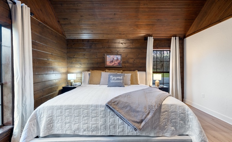 Master-Bedroom-1-with-Windows