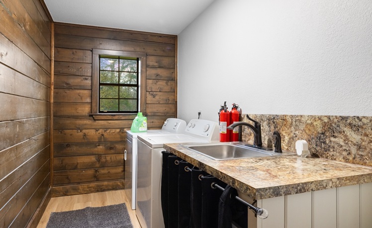 Utility-Room-with-Sink