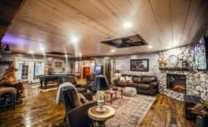 Uptown Hochatown - Experience the Hochatown Vibe!