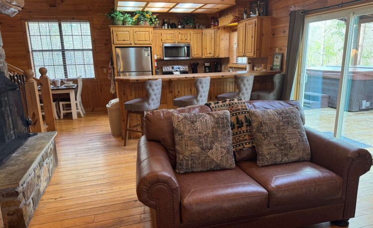 white oak lodge great room