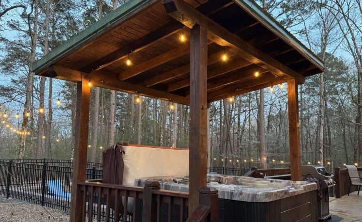 white oak lodge covered hot tub