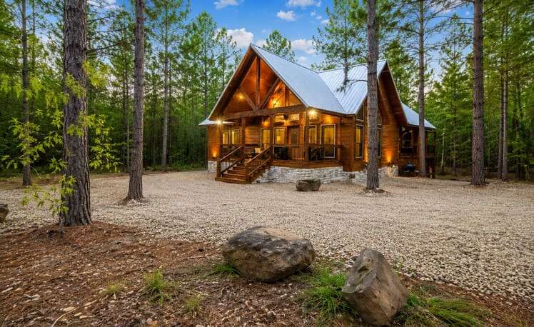 Front view of Just Chillin cabin including driveway